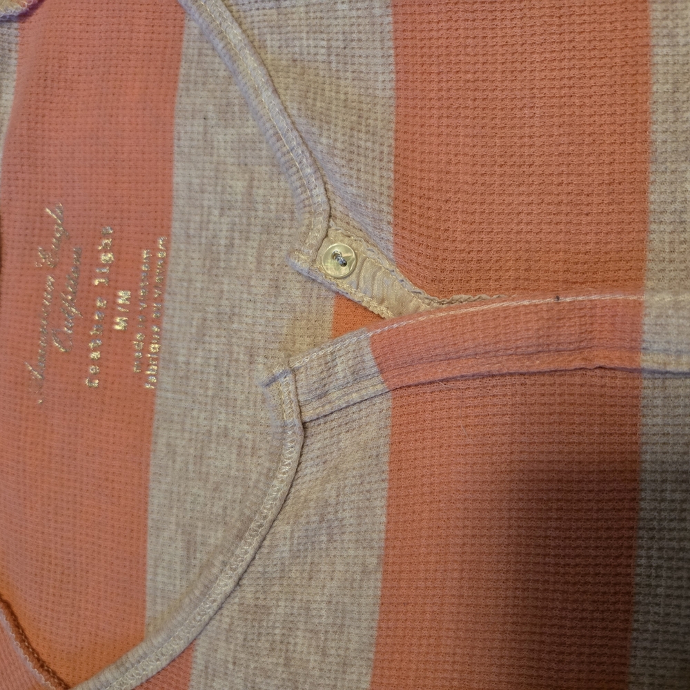 American Eagle Ling Sleeve Henley